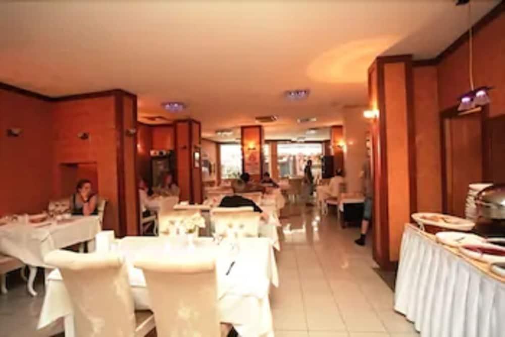 Turvan Hotel Istanbul Exterior photo